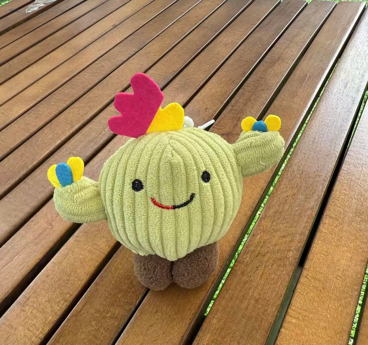 Smiley Catcus Plushie Keychain